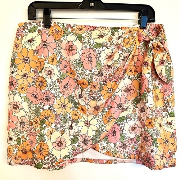 Gianni Bini Dresses & Skirts - Gianni Bini Floral Wrap Skirt Side Tie Lined Size 12